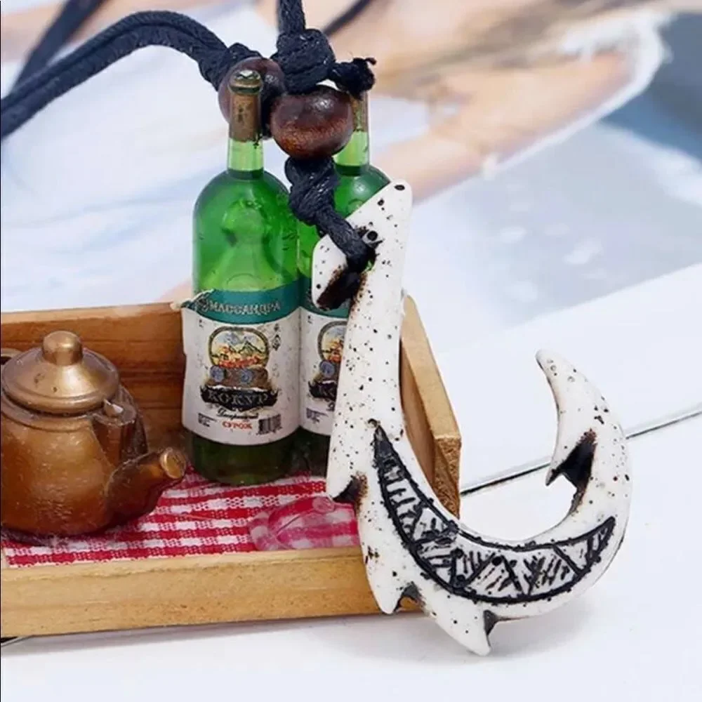 Polynesian Hook Necklace